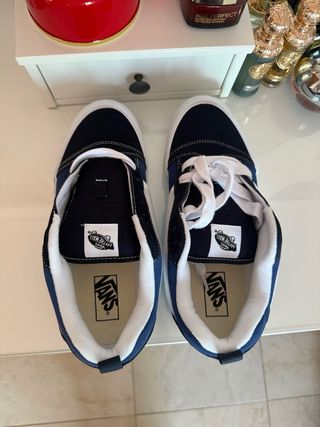 Vans Knu Skool Azul y Blanco