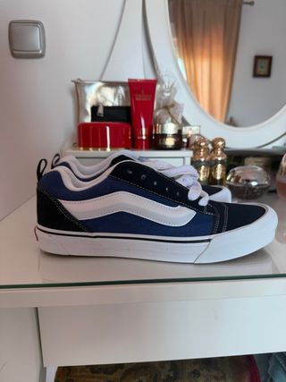 Vans Knu Skool Azul y Blanco
