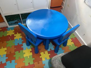 Mesa y 2 Sillas Mamut IKEA Azul