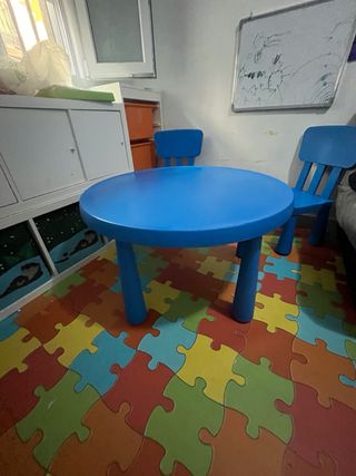 Mesa y 2 Sillas Mamut IKEA Azul