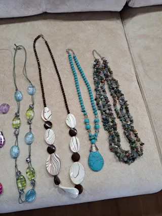 Collares y anillos.se pude hacer lotes