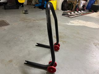 Caballlete para moto negro y rojo