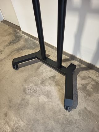 Soporte de TV con ruedas. Negro. Ancho base 100cm