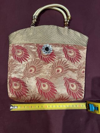 Bolso de mano estilo indio