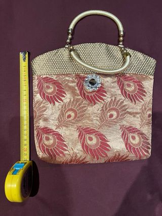 Bolso de mano estilo indio