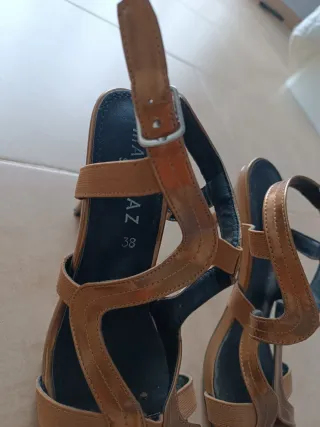 Zapatos de tacón Marypaz dorados talla 38