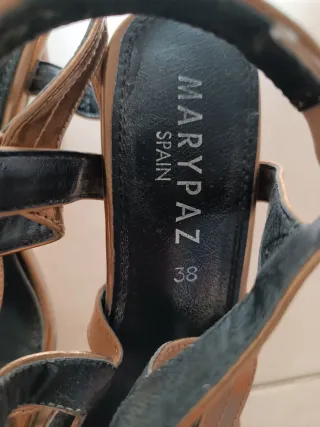 Zapatos de tacón Marypaz dorados talla 38