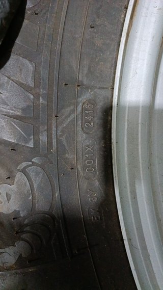 2  Michelin 380/70R28 con llanta
