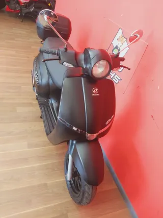 Daelim Besbi 125 Negra