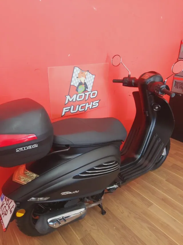 Daelim Besbi 125 Negra