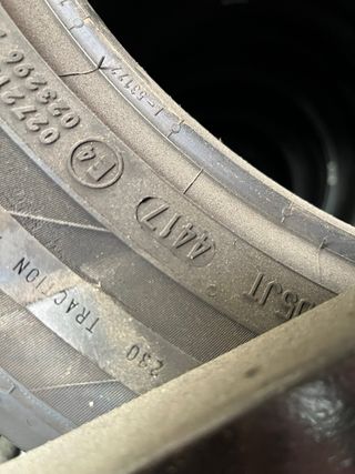 Continental 235/50R17 Neumático