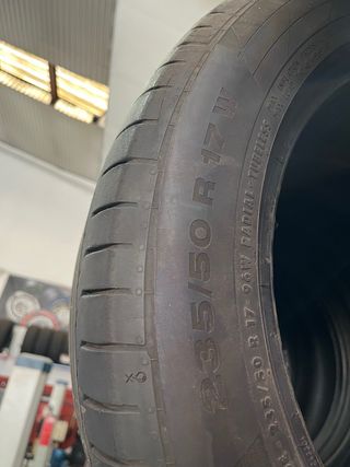 Continental 235/50R17 Neumático