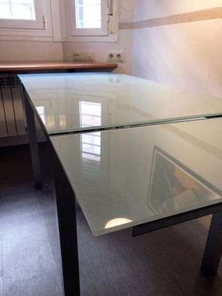 Mesa de cocina cristal y metal