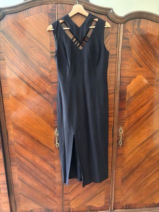 Vestido negro fiesta con escote cruzado