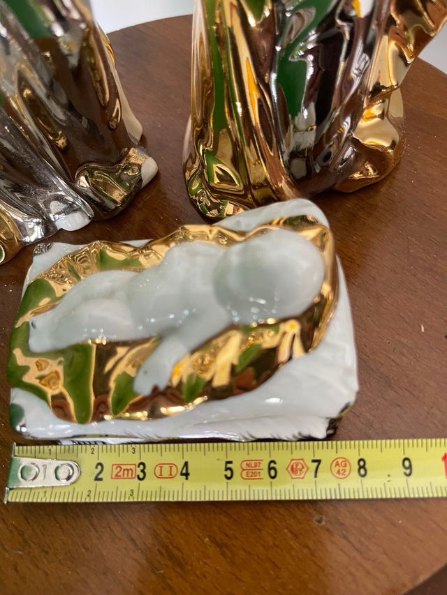 Nacimiento dorado de porcelana Sanbo
