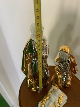 Nacimiento dorado de porcelana Sanbo