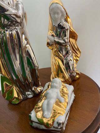 Nacimiento dorado de porcelana Sanbo
