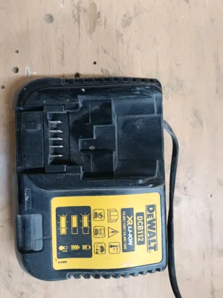 Cargador DeWalt DCB112 Li-Ion
