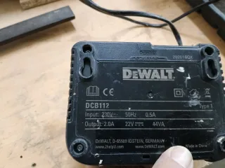 Cargador DeWalt DCB112 Li-Ion