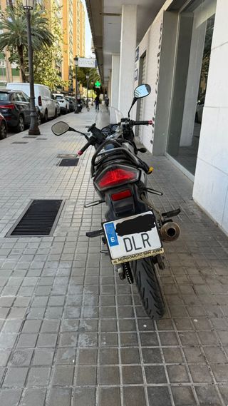 Honda CBR 125 R Negra y Plateada