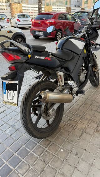 Honda CBR 125 R Negra y Plateada
