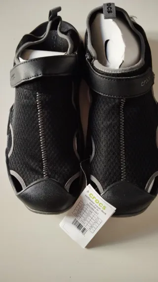 Sandalias Crocs Swiftwater Mesh Hombre Negro/Gris