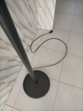 Lámpara de pie vintage metal.p