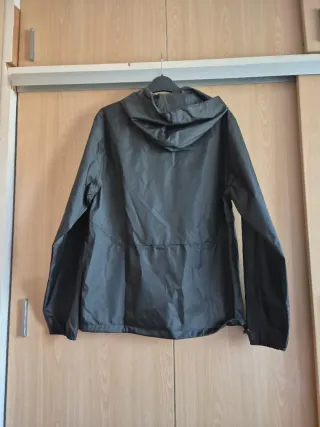 Chubasquero/Cortavientos negro talla S