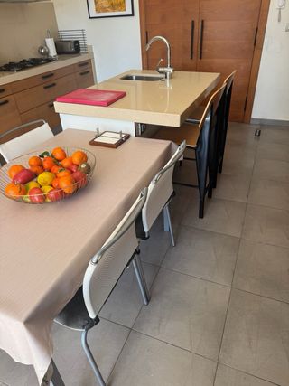 Isla de cocina Silestone con 2 cajoneras