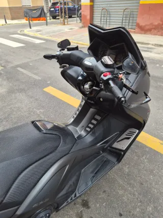 Yamaha TMAX 530 Black Max