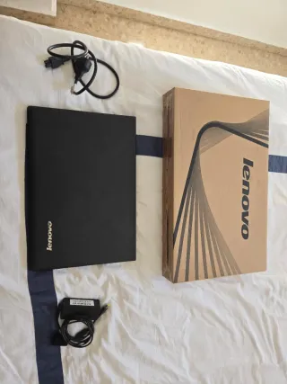 Portátil Lenovo Negro