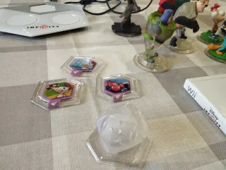 Jogo Wii Disney Infinity + Base + figuras + discos