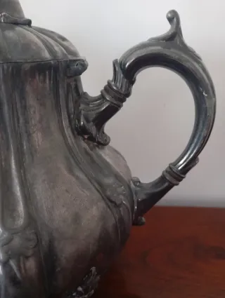 Cafetera inglesa victoriana siglo XIX.