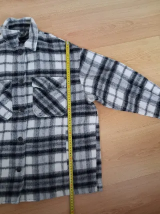 Sobrecamisa Zara Cuadros Gris, Blanca y Negra.