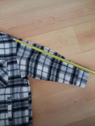 Sobrecamisa Zara Cuadros Gris, Blanca y Negra.