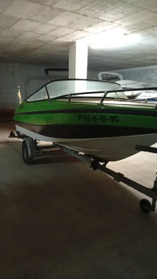 Barco recreativo 5m con motor 50hp