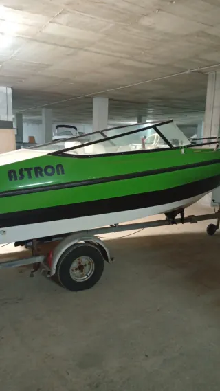 Barco recreativo 5m con motor 50hp