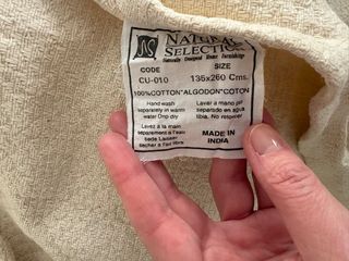 Cortina rústica beige con borlas