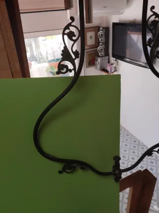 Lámpara antigua de forja