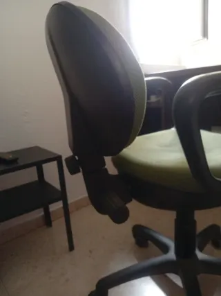 Silla de escritorio con ruedas