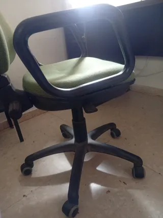 Silla de escritorio con ruedas