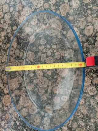 Fuente de cristal ovalada.