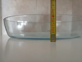 Fuente de cristal ovalada.