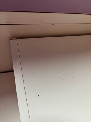 Mueble Escalera Blanco y Rosa