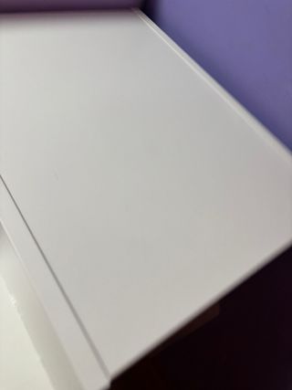 Mueble Escalera Blanco y Rosa