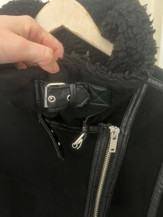 Cazadora H&M antelina y borrego negra Talla M