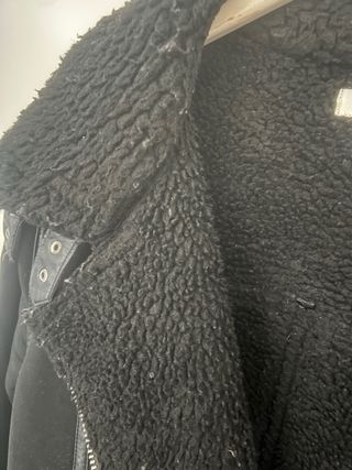 Cazadora H&M antelina y borrego negra Talla M