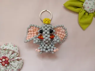 Porta-chaves Dumbo em missangas