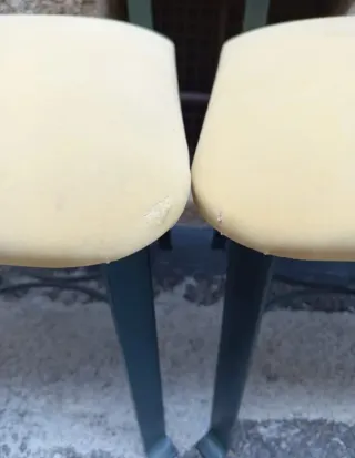 Mesa redonda cristal y 4 sillas hierro verde