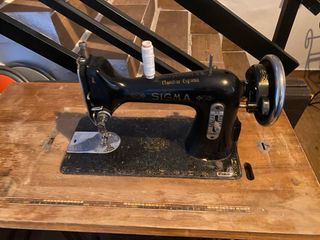 Máquina de coser Sigma antigua